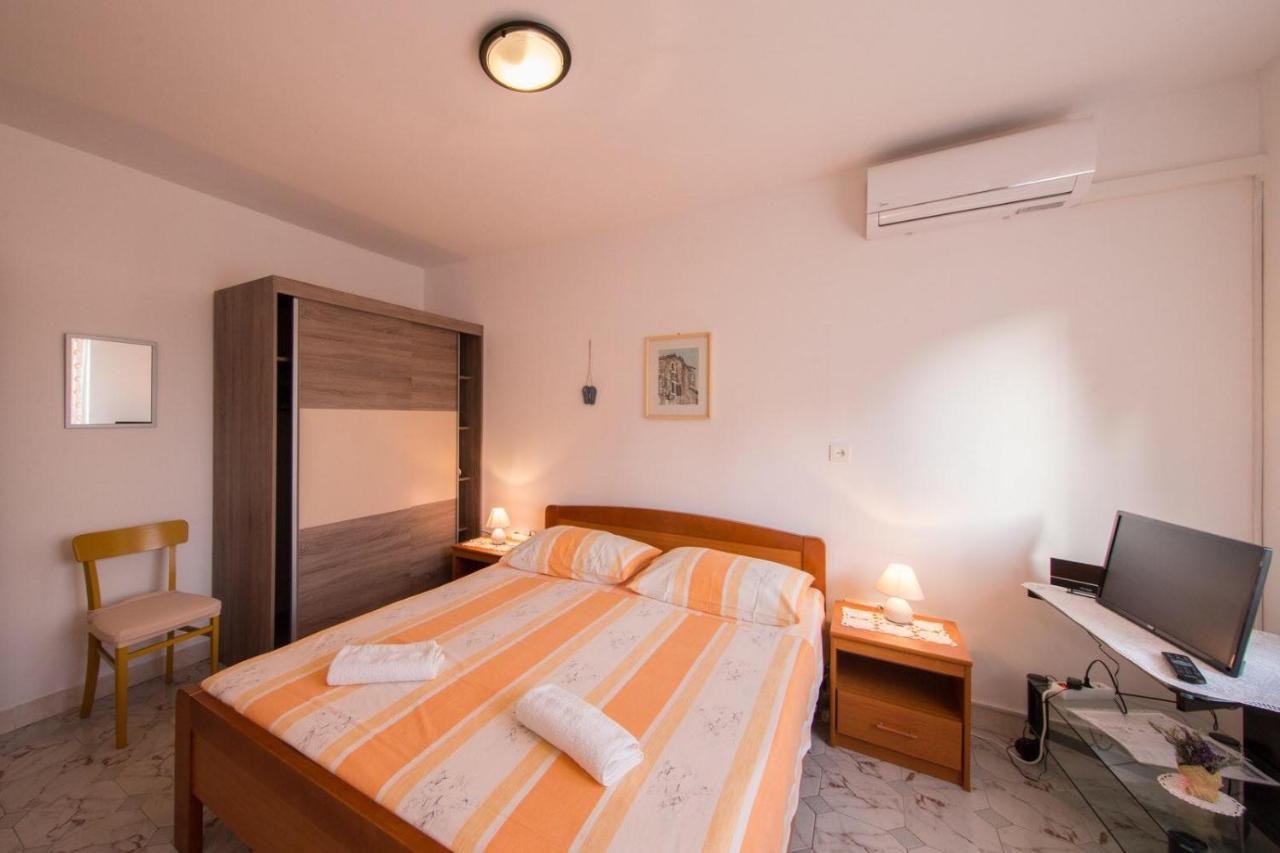 Apartmani Katija Komiža Exterior foto
