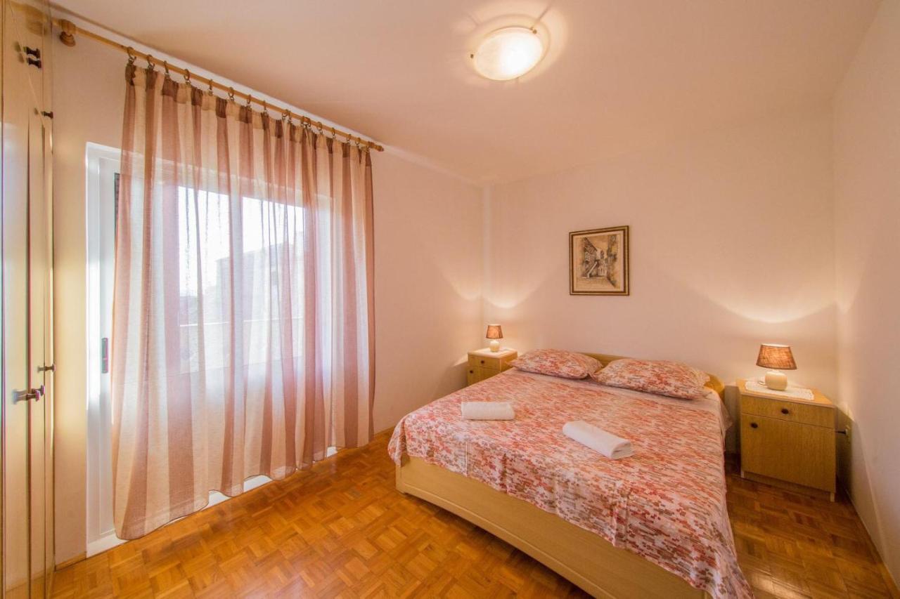 Apartmani Katija Komiža Exterior foto